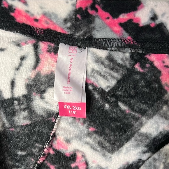 No Boundaries Soft Velour Leggings Plus Size XXL Sugar Skull / Pink White Black - Picture 12 of 12